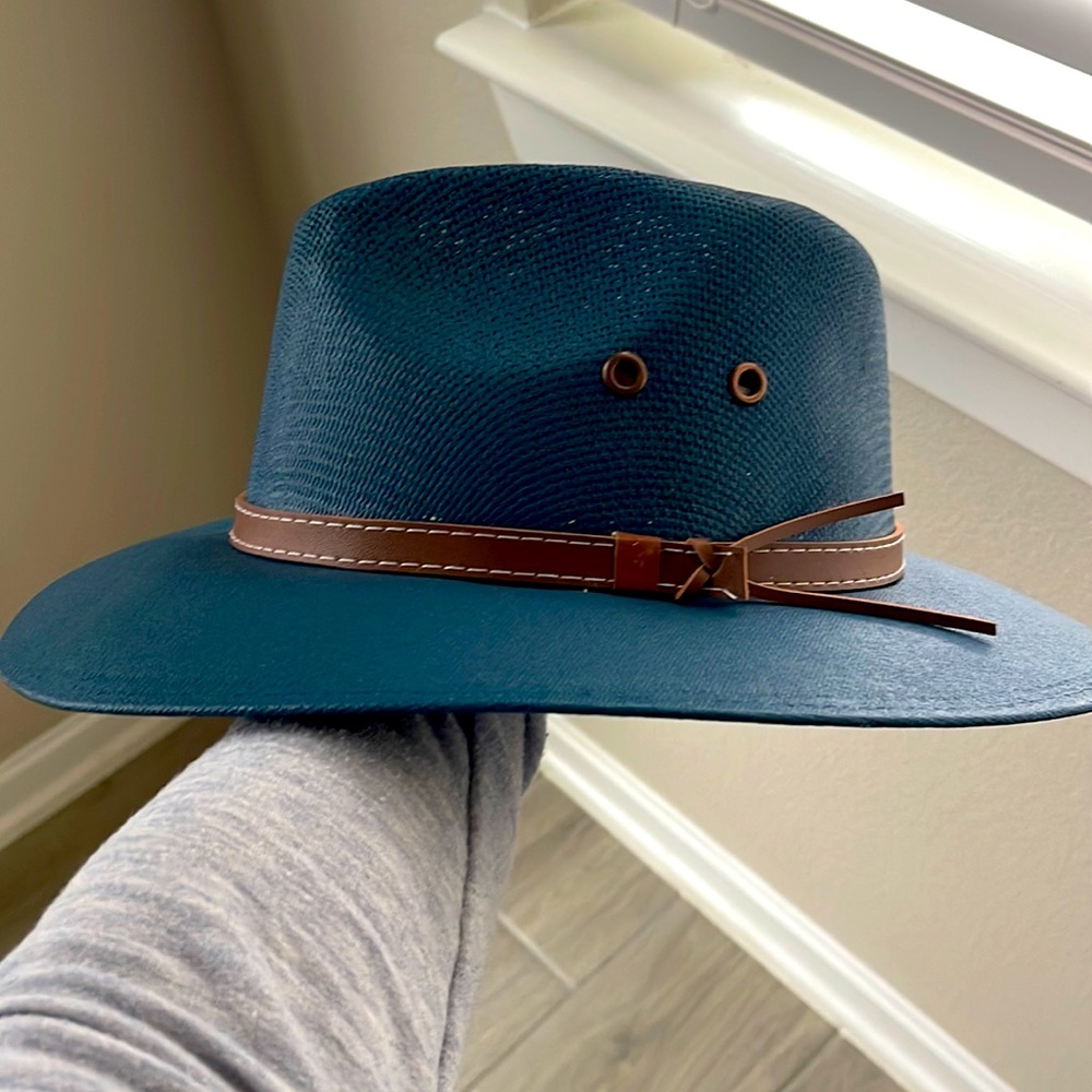 Like new cowboy hat